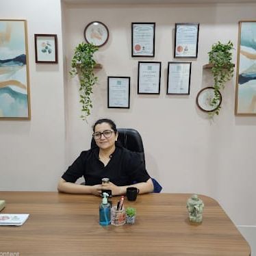 Dr. Dr.aesha Bhatt