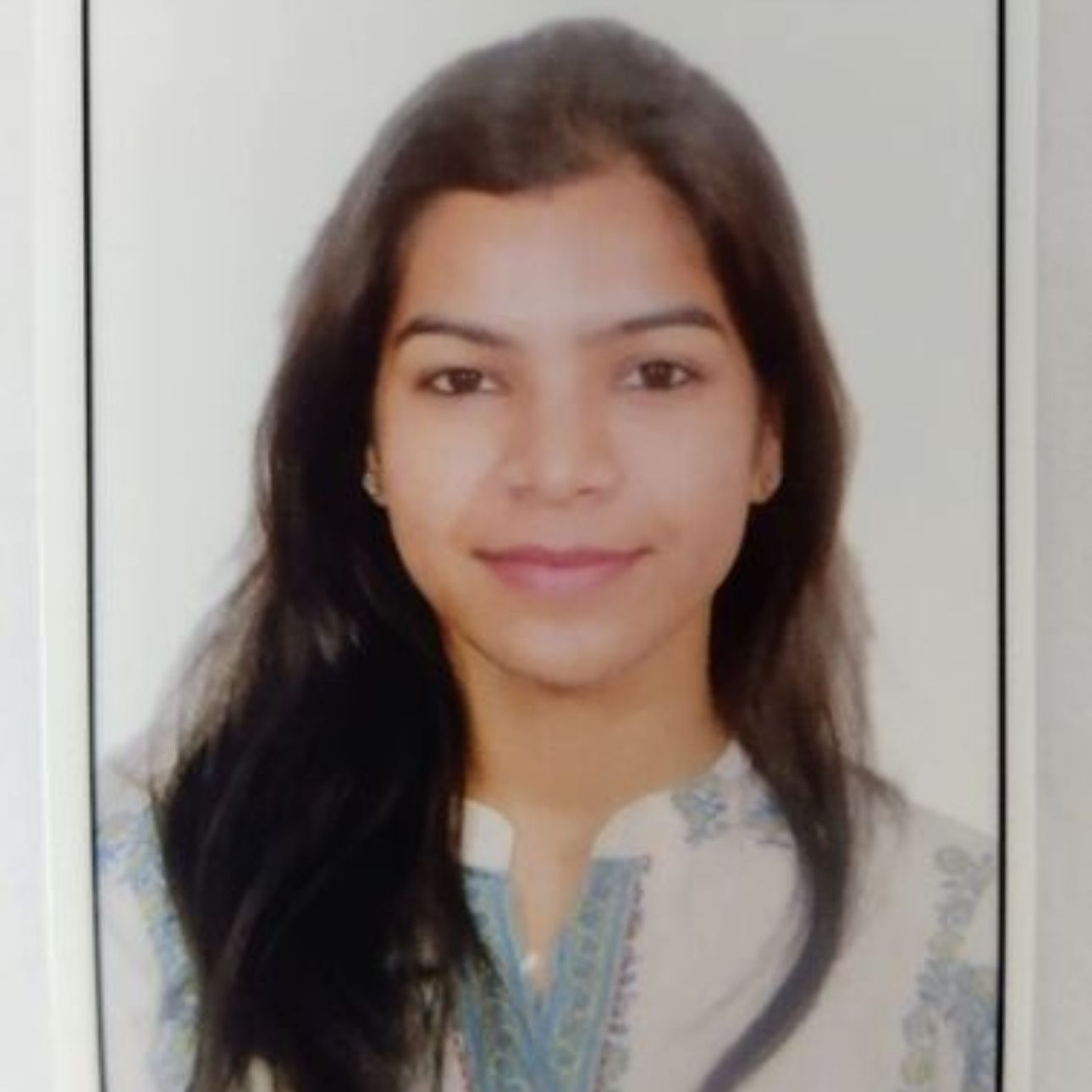 Dr. tanya Bisht
